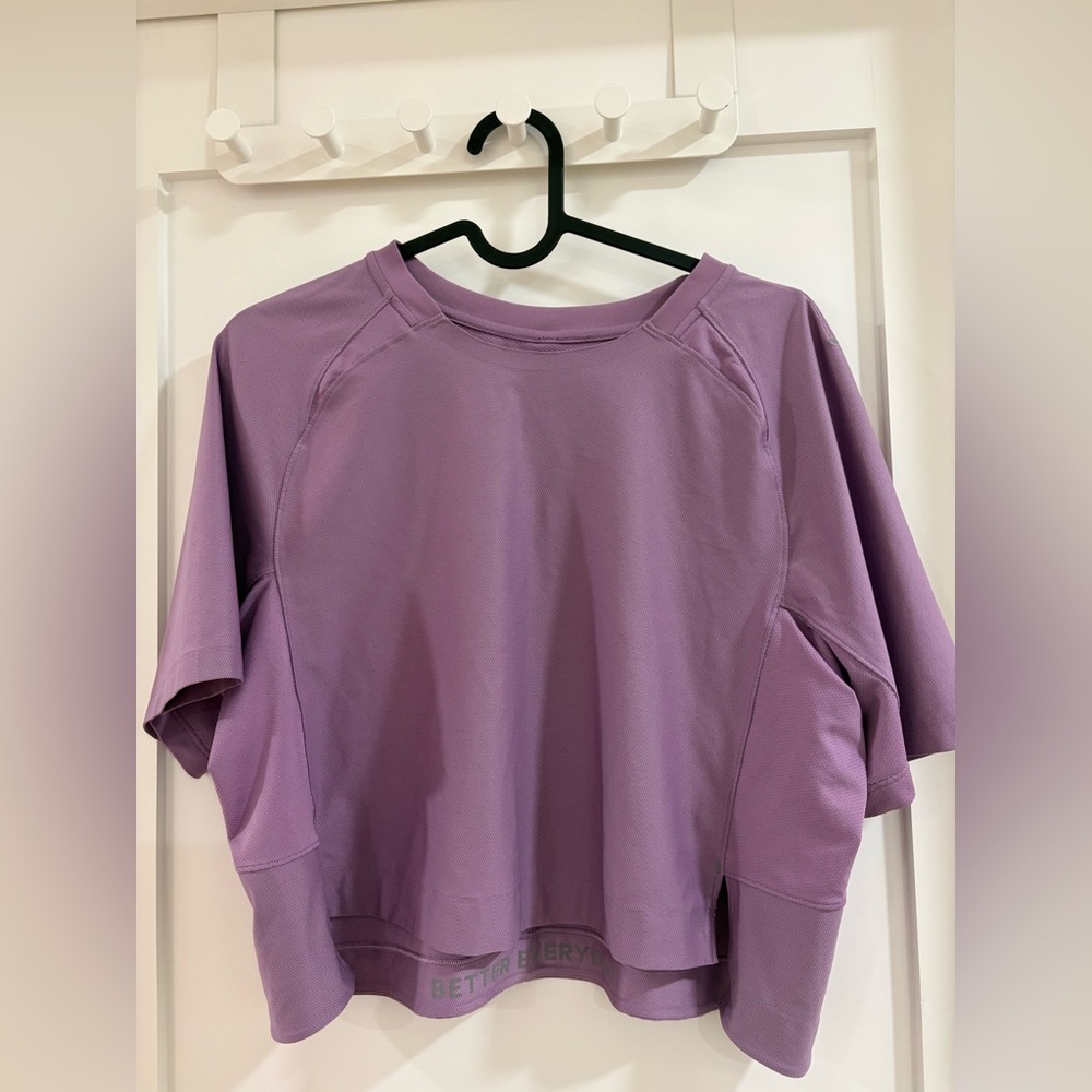 MESH BACK CROPPED TRAIN T-SHIRT